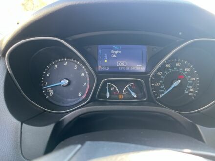 Красный Форд Фокус, объемом двигателя 2 л и пробегом 247 тыс. км за 7000 $, фото 1 на Automoto.ua