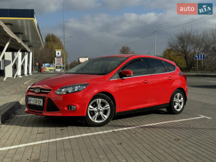 Красный Форд Фокус, объемом двигателя 1 л и пробегом 160 тыс. км за 6500 $, фото 1 на Automoto.ua