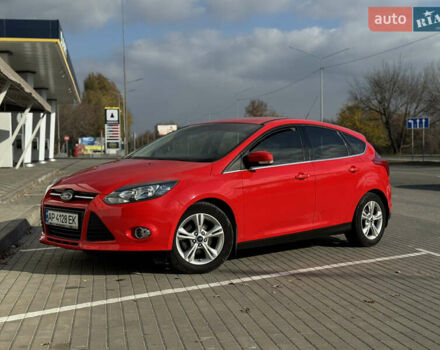 Красный Форд Фокус, объемом двигателя 1 л и пробегом 160 тыс. км за 6500 $, фото 1 на Automoto.ua