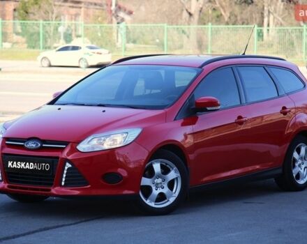 Красный Форд Фокус, объемом двигателя 1 л и пробегом 150 тыс. км за 6600 $, фото 1 на Automoto.ua