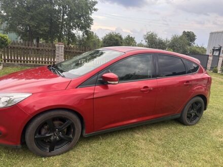 Красный Форд Фокус, объемом двигателя 1.6 л и пробегом 320 тыс. км за 6800 $, фото 1 на Automoto.ua