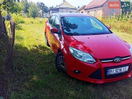 Форд Фокус 2014 в Золотоноше на Automoto.ua Красный Форд Фокус, объемом двигателя 1 л и пробегом 200 тыс. км за 5900 $, фото 1 на Automoto.ua