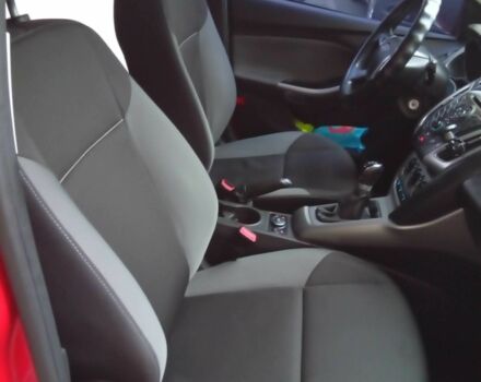 Красный Форд Фокус, объемом двигателя 1 л и пробегом 149 тыс. км за 6200 $, фото 1 на Automoto.ua