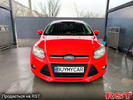 Форд Фокус 2014 в Запорожье на Automoto.ua Красный Форд Фокус, объемом двигателя 1 л и пробегом 151 тыс. км за 5800 $, фото 1 на Automoto.ua