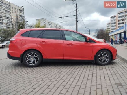 Красный Форд Фокус, объемом двигателя 1 л и пробегом 165 тыс. км за 6000 $, фото 1 на Automoto.ua