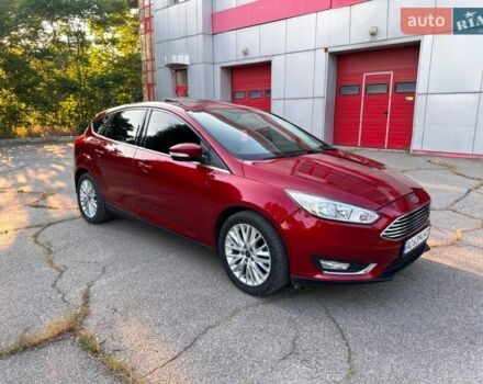 Красный Форд Фокус, объемом двигателя 2 л и пробегом 220 тыс. км за 8500 $, фото 1 на Automoto.ua