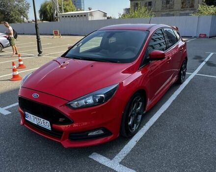 Красный Форд Фокус, объемом двигателя 2 л и пробегом 185 тыс. км за 12500 $, фото 1 на Automoto.ua