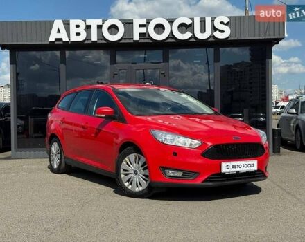 Красный Форд Фокус, объемом двигателя 1 л и пробегом 117 тыс. км за 6490 $, фото 1 на Automoto.ua