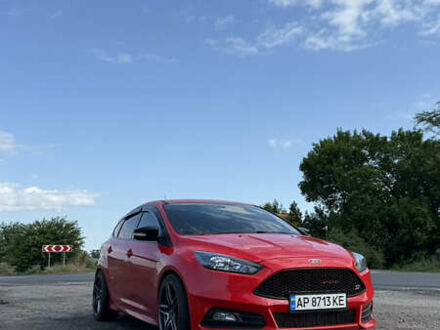 Красный Форд Фокус, объемом двигателя 2 л и пробегом 83 тыс. км за 13000 $, фото 1 на Automoto.ua