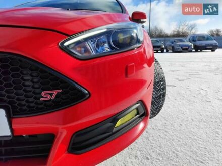 Форд Фокус 2016 у Дубно на Automoto.ua Червоний Форд Фокус, об'ємом двигуна 2 л та пробігом 338 тис. км за 12300 $, фото 1 на Automoto.ua
