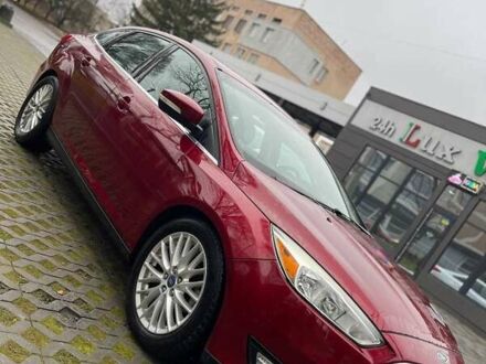 Красный Форд Фокус, объемом двигателя 2 л и пробегом 110 тыс. км за 10350 $, фото 1 на Automoto.ua