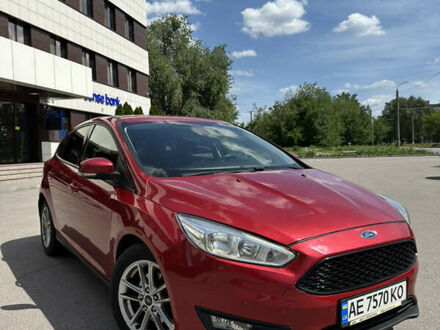 Форд Фокус 2017 в Днепре (Днепропетровске) на Automoto.ua Красный Форд Фокус, объемом двигателя 1 л и пробегом 103 тыс. км за 9800 $, фото 1 на Automoto.ua