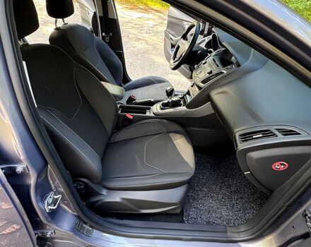 Форд Фокус, объемом двигателя 1 л и пробегом 217 тыс. км за 8200 $, фото 12 на Automoto.ua
