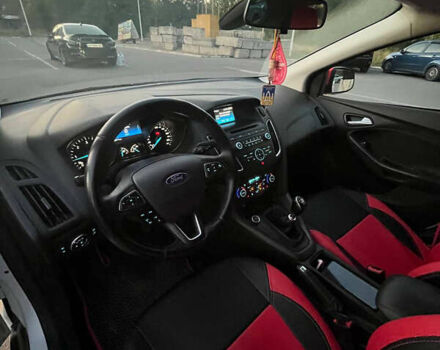 Форд Фокус, объемом двигателя 1.5 л и пробегом 57 тыс. км за 8500 $, фото 3 на Automoto.ua