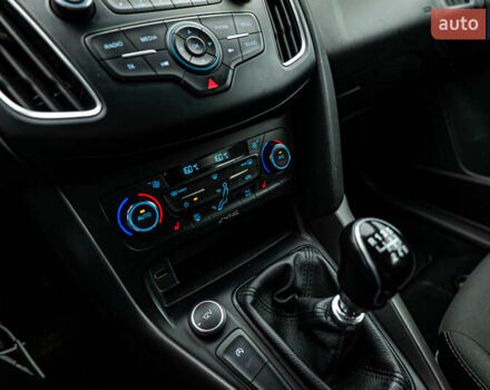 Форд Фокус, об'ємом двигуна 1 л та пробігом 123 тис. км за 9203 $, фото 14 на Automoto.ua