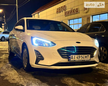 Форд Фокус, объемом двигателя 1.5 л и пробегом 48 тыс. км за 11750 $, фото 5 на Automoto.ua