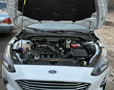 Форд Фокус, объемом двигателя 1.5 л и пробегом 48 тыс. км за 11750 $, фото 2 на Automoto.ua