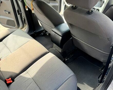 Форд Фокус, объемом двигателя 1.6 л и пробегом 309 тыс. км за 3980 $, фото 5 на Automoto.ua