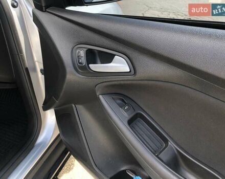Форд Фокус, об'ємом двигуна 2 л та пробігом 137 тис. км за 8599 $, фото 17 на Automoto.ua