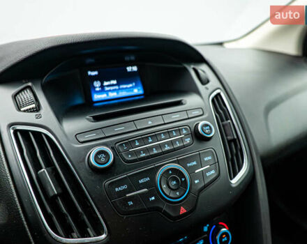 Форд Фокус, объемом двигателя 1 л и пробегом 107 тыс. км за 8016 $, фото 12 на Automoto.ua