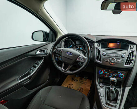 Форд Фокус, объемом двигателя 1 л и пробегом 107 тыс. км за 8016 $, фото 9 на Automoto.ua