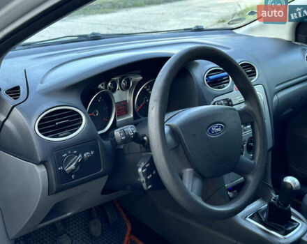 Форд Фокус, объемом двигателя 1.6 л и пробегом 252 тыс. км за 4850 $, фото 5 на Automoto.ua