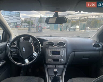 Форд Фокус, объемом двигателя 1.8 л и пробегом 193 тыс. км за 7000 $, фото 6 на Automoto.ua