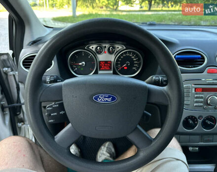 Форд Фокус, объемом двигателя 1.6 л и пробегом 252 тыс. км за 4850 $, фото 8 на Automoto.ua
