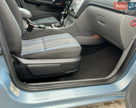 Форд Фокус, объемом двигателя 1.6 л и пробегом 210 тыс. км за 6100 $, фото 13 на Automoto.ua