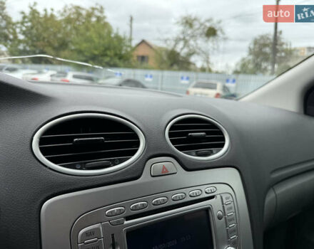 Форд Фокус, объемом двигателя 1.6 л и пробегом 169 тыс. км за 5799 $, фото 36 на Automoto.ua