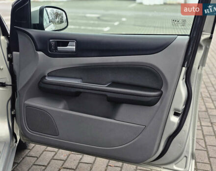 Форд Фокус, объемом двигателя 1.6 л и пробегом 259 тыс. км за 5450 $, фото 7 на Automoto.ua