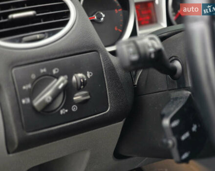 Форд Фокус, объемом двигателя 1.6 л и пробегом 259 тыс. км за 5450 $, фото 10 на Automoto.ua