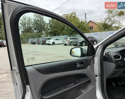 Форд Фокус, объемом двигателя 1.6 л и пробегом 169 тыс. км за 5799 $, фото 28 на Automoto.ua