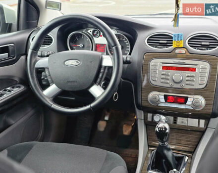 Форд Фокус, объемом двигателя 1.6 л и пробегом 259 тыс. км за 5450 $, фото 16 на Automoto.ua
