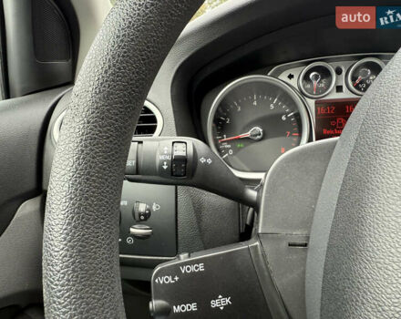 Форд Фокус, объемом двигателя 1.6 л и пробегом 169 тыс. км за 5799 $, фото 34 на Automoto.ua