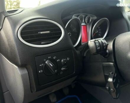 Форд Фокус, об'ємом двигуна 1.8 л та пробігом 228 тис. км за 6000 $, фото 26 на Automoto.ua