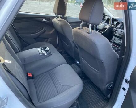 Форд Фокус, объемом двигателя 1.5 л и пробегом 215 тыс. км за 9000 $, фото 14 на Automoto.ua