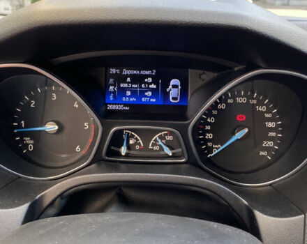 Форд Фокус, объемом двигателя 1.5 л и пробегом 269 тыс. км за 9700 $, фото 5 на Automoto.ua