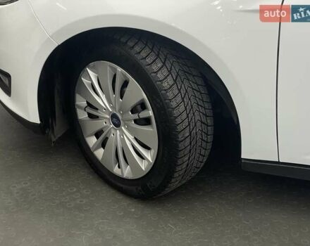 Форд Фокус, объемом двигателя 1 л и пробегом 157 тыс. км за 7066 $, фото 7 на Automoto.ua