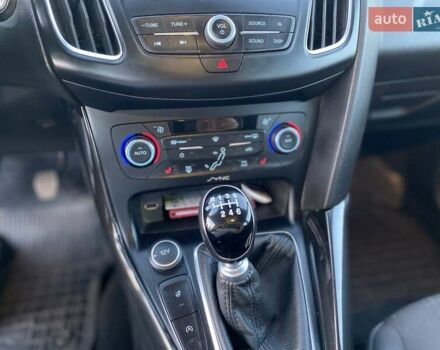 Форд Фокус, объемом двигателя 1.5 л и пробегом 215 тыс. км за 9000 $, фото 5 на Automoto.ua