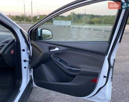 Форд Фокус, объемом двигателя 1.5 л и пробегом 215 тыс. км за 9000 $, фото 18 на Automoto.ua