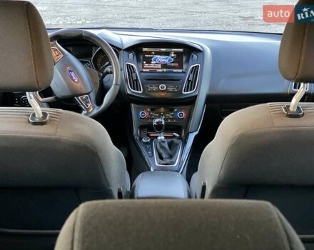 Форд Фокус, объемом двигателя 1.5 л и пробегом 215 тыс. км за 9000 $, фото 3 на Automoto.ua