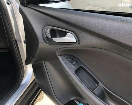 Форд Фокус, объемом двигателя 2 л и пробегом 137 тыс. км за 8599 $, фото 17 на Automoto.ua