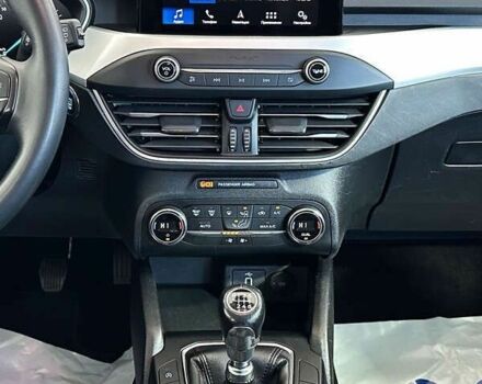 Форд Фокус, объемом двигателя 1.5 л и пробегом 171 тыс. км за 12950 $, фото 17 на Automoto.ua