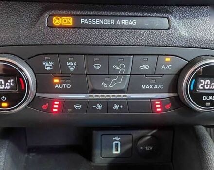 Форд Фокус, объемом двигателя 1.5 л и пробегом 137 тыс. км за 13950 $, фото 18 на Automoto.ua