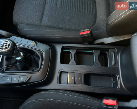 Форд Фокус, объемом двигателя 1.5 л и пробегом 207 тыс. км за 9500 $, фото 21 на Automoto.ua