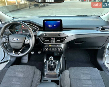 Форд Фокус, объемом двигателя 1.5 л и пробегом 207 тыс. км за 9500 $, фото 10 на Automoto.ua