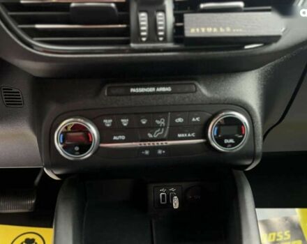 Форд Фокус, объемом двигателя 1.5 л и пробегом 100 тыс. км за 21500 $, фото 28 на Automoto.ua