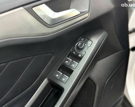 Форд Фокус, объемом двигателя 1.5 л и пробегом 17 тыс. км за 23490 $, фото 18 на Automoto.ua