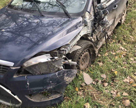 Форд Фокус, объемом двигателя 0 л и пробегом 200 тыс. км за 2700 $, фото 1 на Automoto.ua